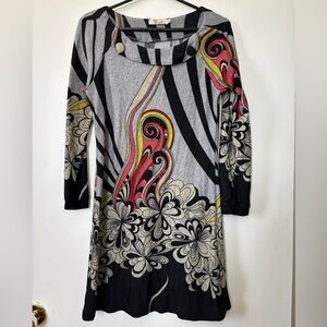 🎉4/30$🎉 Aryeh White and Gray Graphic Tunic Dress 3/4 Sleeve🩶